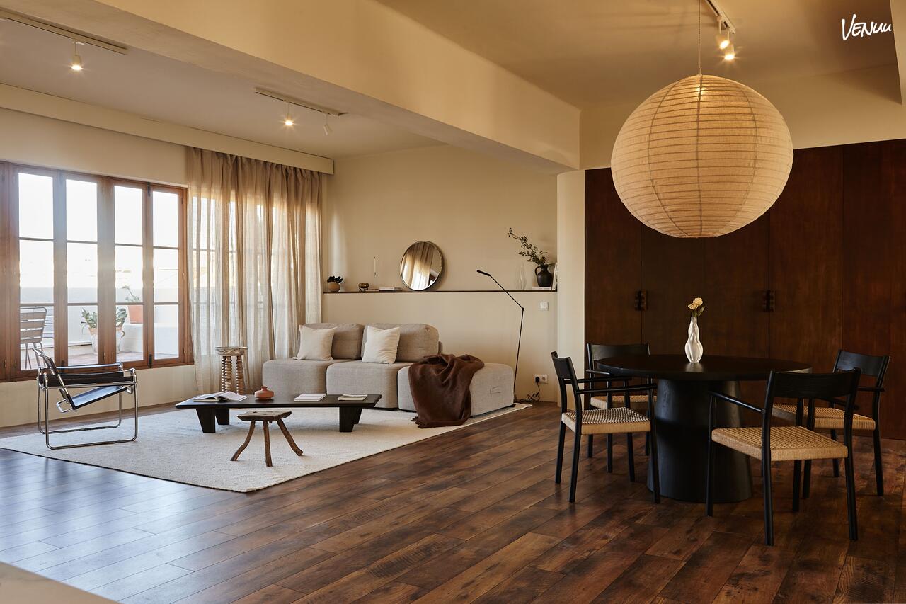 Bright rooftop event space in Barcelona for elegant private gatherings.