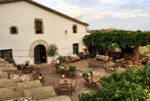 Ca l’Andreu Ecoturisme, rustic private masia wedding estate in Catalonia.
