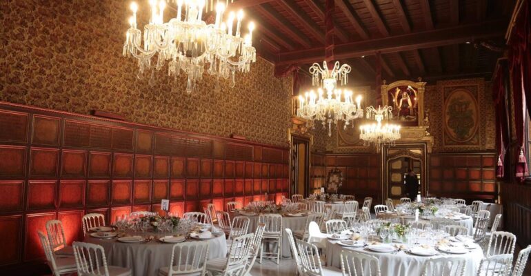 Historic and elegant gala dinner venue in central Barcelona with classical interiors.