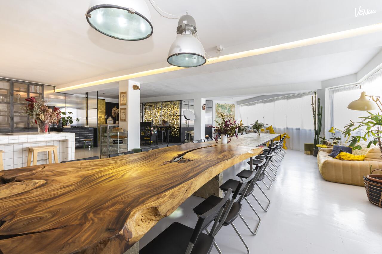 Creative loft venue in Barcelona for modern private family events.