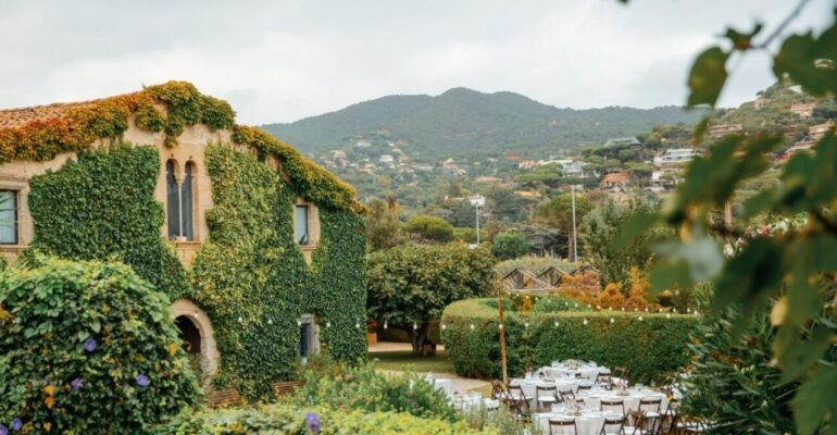 Masia Can Tosca, rustic countryside wedding venue near Barcelona.
