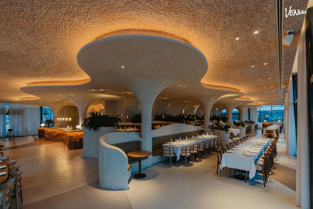 Elegant seaside restaurant venue for private parties in Barcelona.