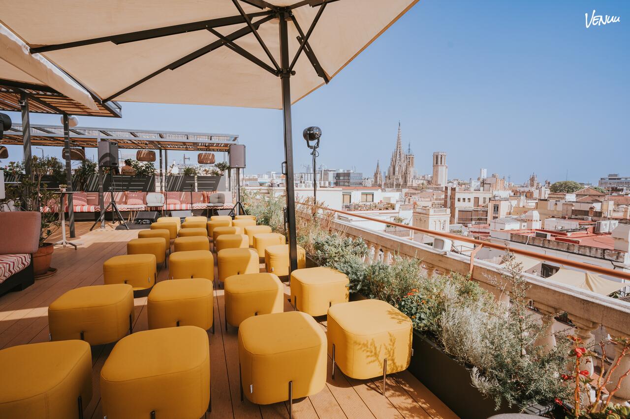  Elegant rooftop terrace for private parties in Barcelona.