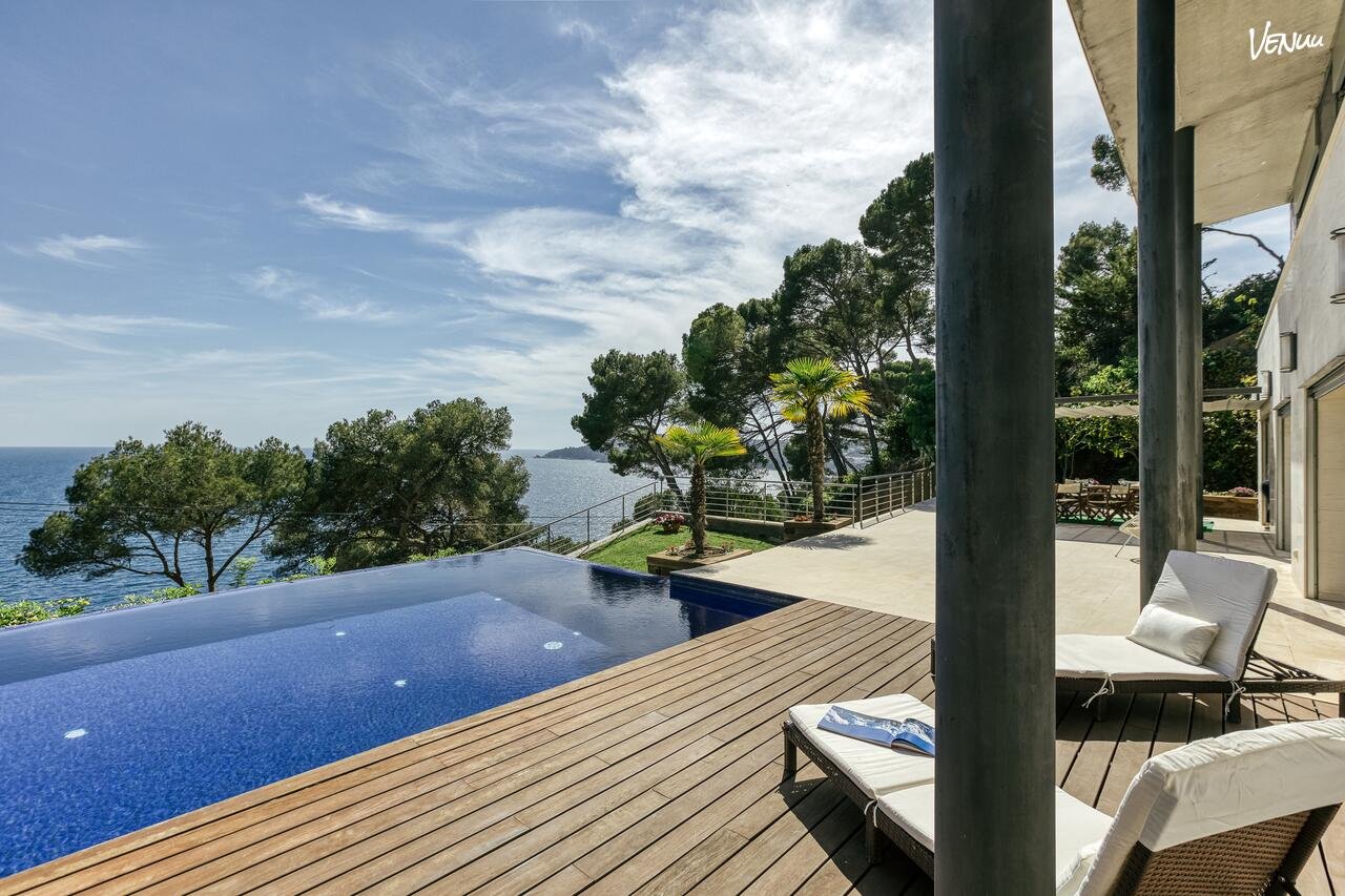 Private luxury villa in Costa Brava for exclusive birthday celebrations.