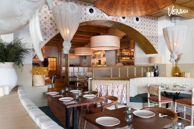 Elegant wedding salon in Barcelona for private and intimate celebrations.