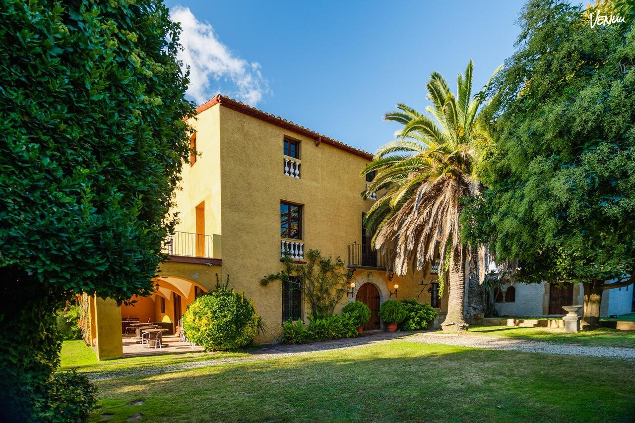 Countryside outdoor venue near Barcelona for garden parties and celebrations.