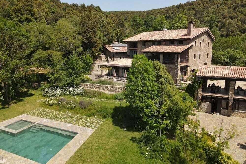  Rustic countryside venue in Costa Brava for private birthday celebrations.