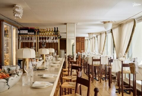 Stylish luxury dining venue in Barcelona for elegant celebrations.