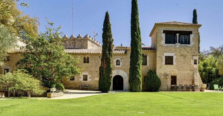 Traditional Catalan venue in Costa Brava for intimate birthday celebrations.